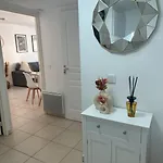 Appartement Cosy Apartment, 1 Min Walk To Beach, Heart Of *