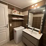 דירה Cosy Apartment, 1 Min Walk To Beach, Heart Of ז'ואן-לה-פינס