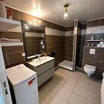 Cosy Apartment, 1 Min Walk To Beach, Heart Of דירה *