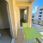 Appartement Cosy Apartment, 1 Min Walk To Beach, Heart Of