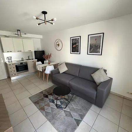 Apartment Cosy Apartment, 1 Min Walk To Beach, Heart Of Juan-Les-Pins *