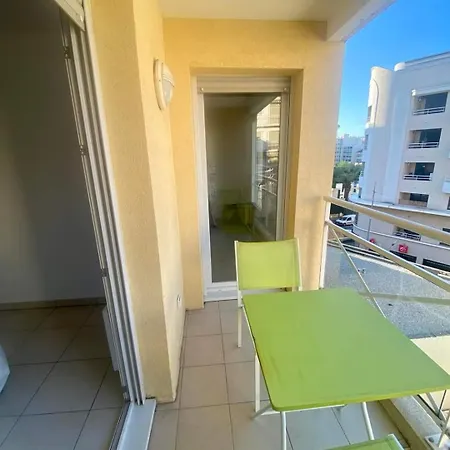 Daire Cosy Apartment, 1 Min Walk To Beach, Heart Of Juan-Les-Pins
