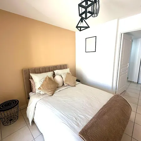 Appartement Cosy Apartment, 1 Min Walk To Beach, Heart Of