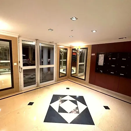 Cosy Apartment, 1 Min Walk To Beach, Heart Of דירה *