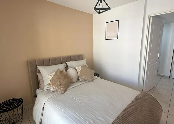 Daire Cosy Apartment, 1 Min Walk To Beach, Heart Of Juan-Les-Pins